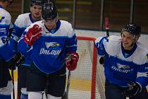 Orlovští hokejisté měli po delší době důvod k úsměvu. Pelhřimov v záchranářském souboji vypráskali 10:0.