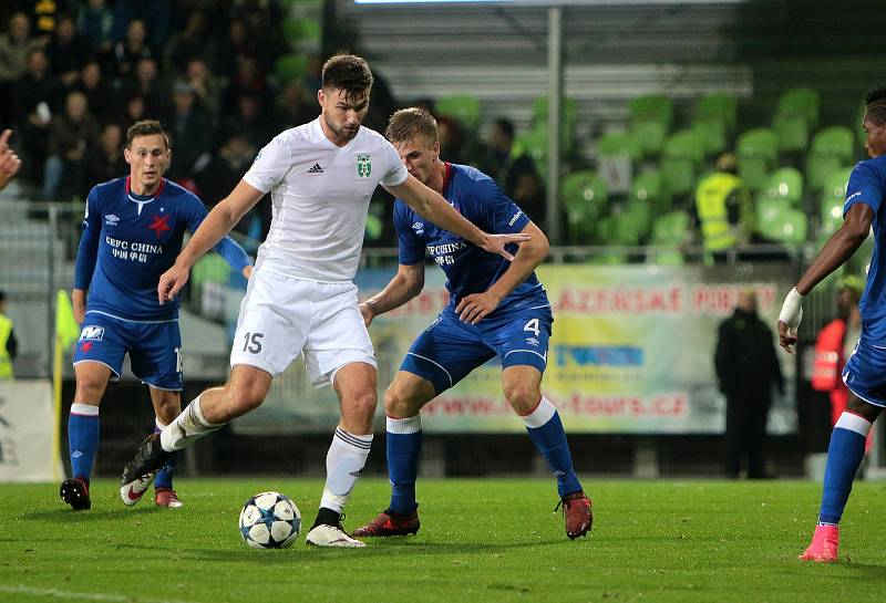 Slavia (v modrém) v Karviné bez problémů vyhrála.