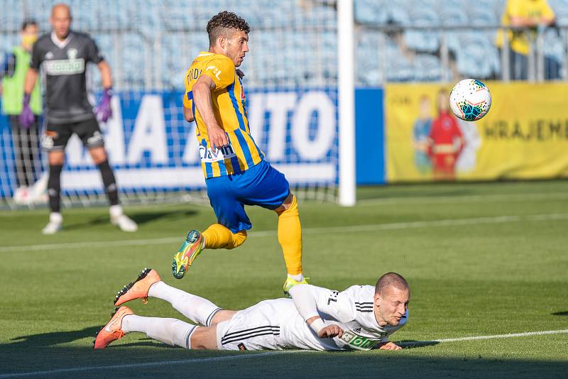 Ligové derby nepoznalo vítěze. Opava remizovala s Karvinou (v bílém) bez branek.