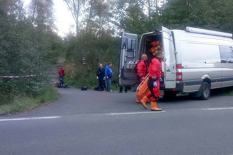 Policisté vytáhli mrtvého muže z havířovské říčky Sušanky.