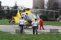 Posádka vrtulníku rychlé záchranné služby zasahovala ve středu dopoledne v Karviné, lékaři již ale žel danému muži nedokázali pomoci.