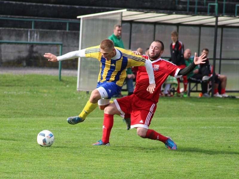 V derby Orlová - Bohumín se radovali hosté (ve žlutém).