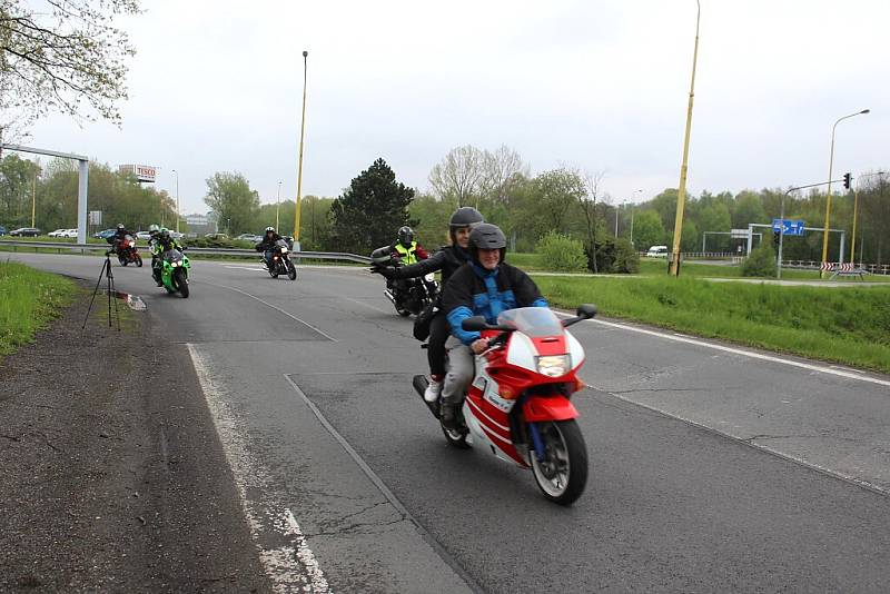 Společná jarní vyjížďka motorkářů z Havířova do Dobré. 