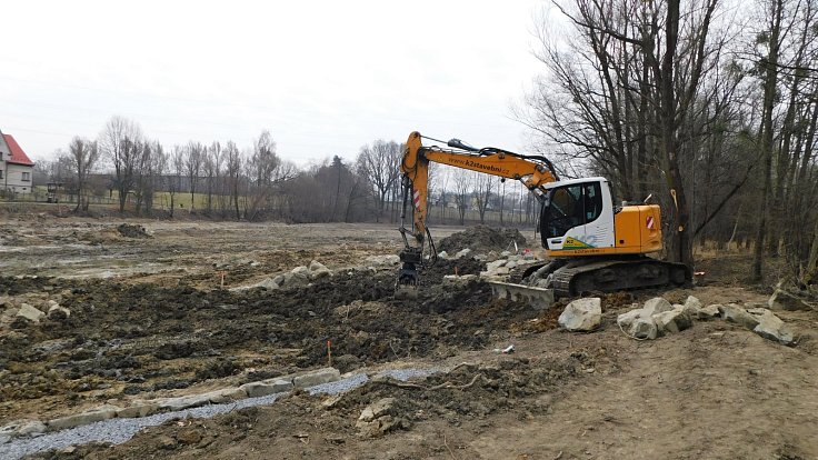Oprava rybníku Pašůvka v Horní Suché.