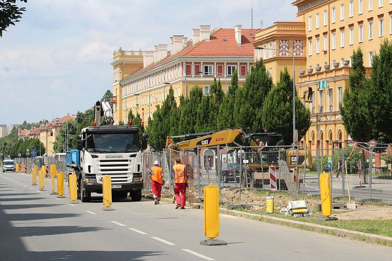 Centrum Havířova je momentálně plné stavebních strojů a dělníků. Opravuje se několik páteřních komunikaci najednou a k tomu ještě nefungují některé semafory na křižovatkách.