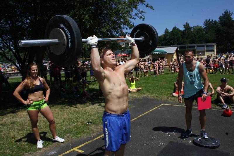 CrossFit závody Superior 14 Summer Games 2015 na letním koupališti v Havířově