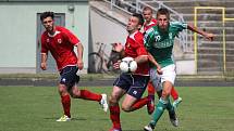 Karvinští fotbalisté (zelené dresy) v přípravě s Gliwicemi.