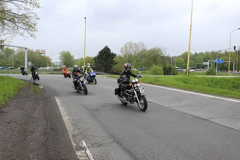 Společná jarní vyjížďka motorkářů z Havířova do Dobré. 