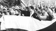 Také na Karvinsku vyšli v roce 1989 lidé do ulic a podpořili studenty. 