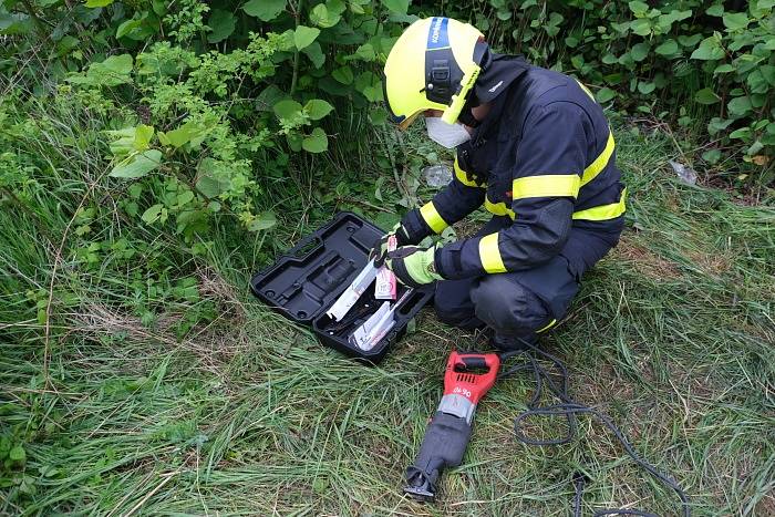 Vždy tři desítky profesionálních hasičů z Hasičského záchranného sboru Moravskoslezského kraje a Správy železnic i s kvalitní technickou podporou se vystřídaly během třídenního výcviku na několika vyřazených vagonech, který se konal v Bohumíně.