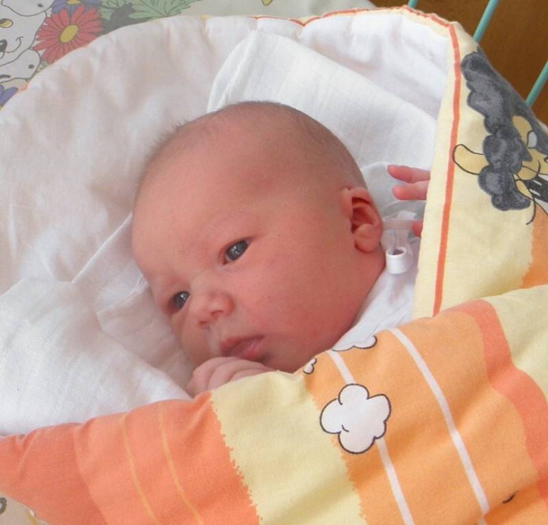 Noemi se narodila 19. prosince mamince Janě Kucharczykové ze Stonavy. Porodní váha miminka byla 3530 g a míra 49 cm. Doma se na miminko těší bráška Daniel a Benjamin.