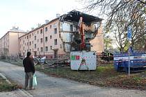 V Šenovské ulici na Šumbarku jdou k zemi nevyužívané domy, které patří společnosti Heimstaden. Listopad 2022.