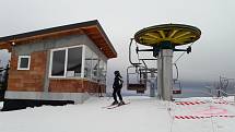 Ve Skiareálu Severka v Dolní Lomné je od víkendu v provozu dvojsedačková lanovka.