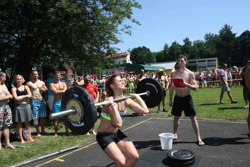 CrossFit závody Superior 14 Summer Games 2015 na letním koupališti v Havířově