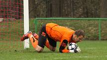 Fotbalisté Orlové (v červenobílém) porazili doma Rosice.