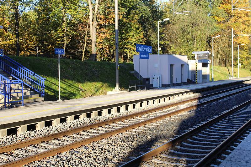 Železniční zastávka Havířov střed v první den zahájení provozu.