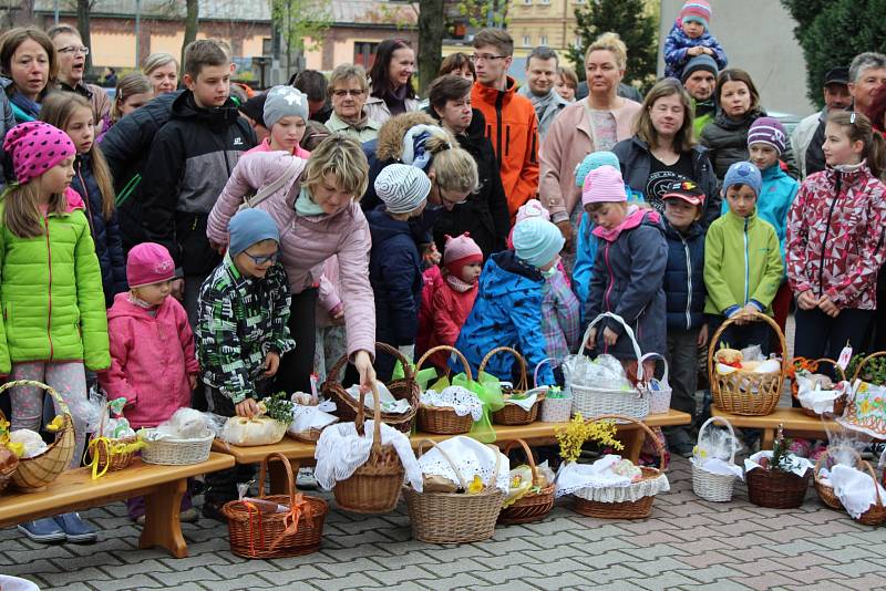 Svěcení velikonočních pokrmů v Českém Těšíně.