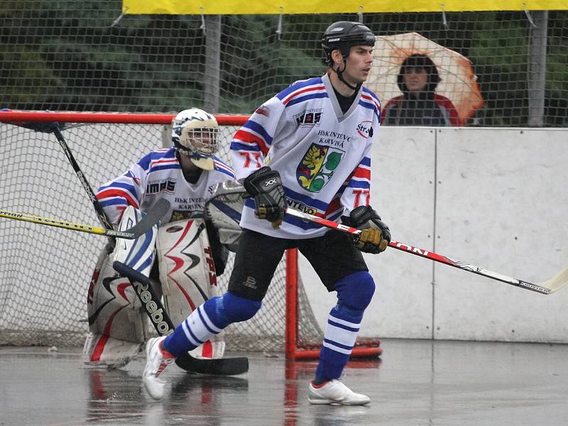 Hokejbalisté už jsou je krůček od přímé účasti v semifinále play-off.