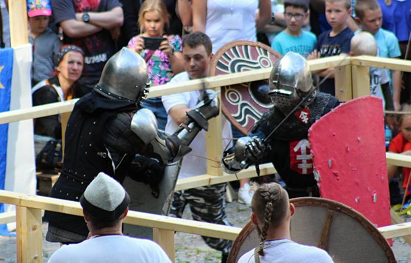 Těšín. Během víkendu se v polském Těšíně konaly Dni Noszaka, těšínského prince. V sobotu se konal první rytířský turnaj po 640 letech.