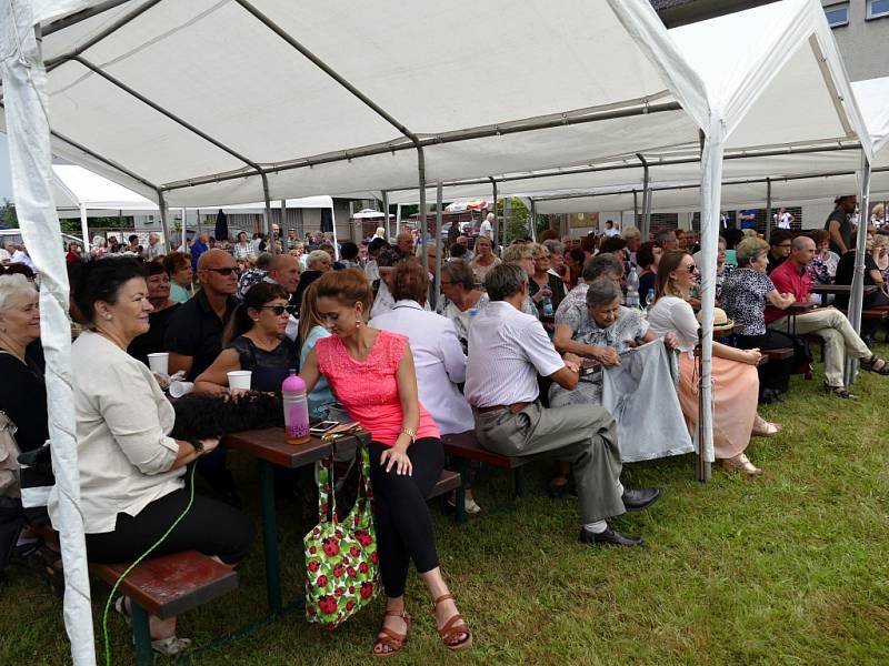 V zahradě Domu PZKO v Havířově-Bludovicích se v sobotu před velmi početnou návštěvou konaly již 49. proslulé Slezské dožínky.