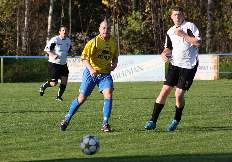 Sobotní derby číslo 1: D. Lutyně - Albrechtice (v bílém).