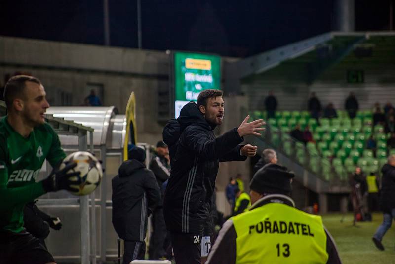 Z utkání Karviná (v bílém) - Jablonec 2:1