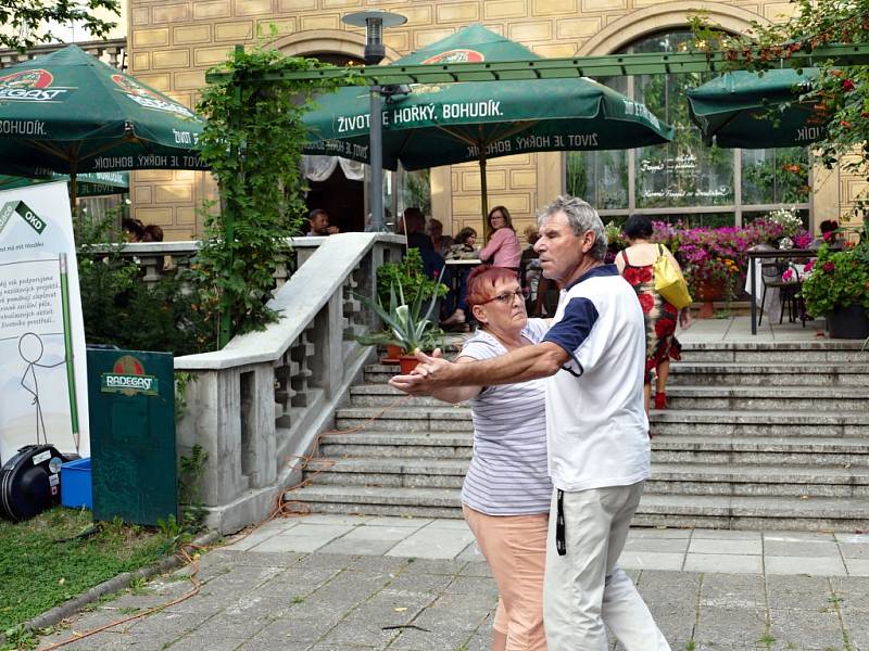 Promenádní koncert Lanžhotčanky. 