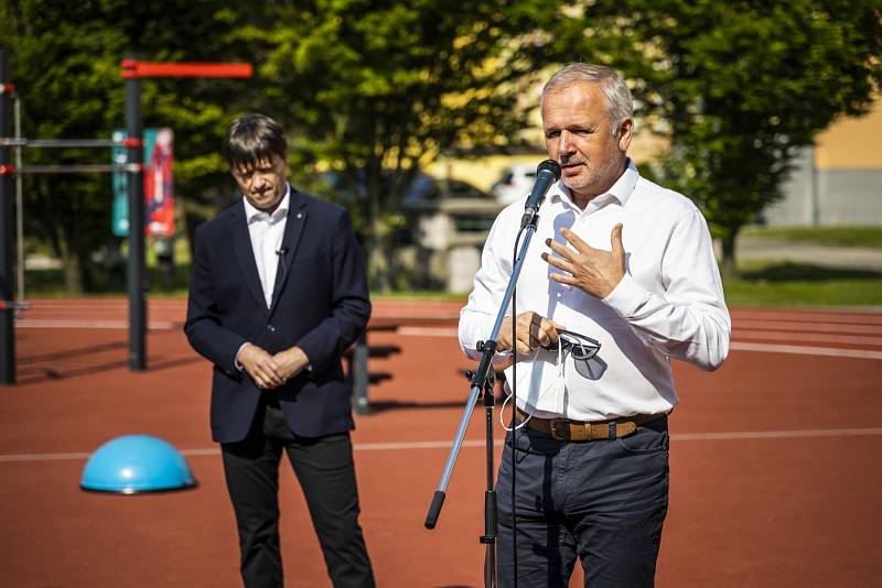 Opravené sportoviště karvinského gymnázia.