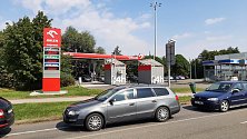 Ceny benzinu a nafty u čerpacích stanic v pondělí 21.8. 2023.  Karviná, Orlen Express, OC Korso