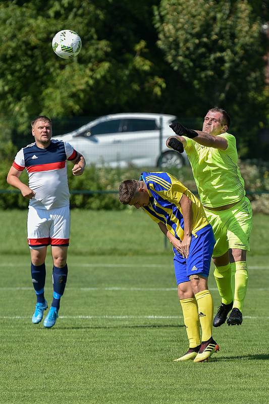 Fotbalový klub SK Stonava. V poslední přípravě před sezonou domácí hráči (ve žlutém) porazili Věřňovice 4:1.