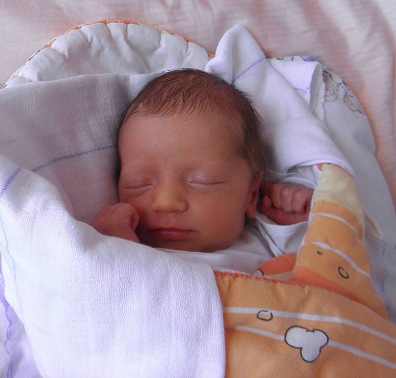 Třetí dcerka Waletynka se narodila 14. února mamince Evě Bőhm z Českého Těšína. Porodní váha holčičky byla 2850 g a míra 48 cm. Sestřičky Klaudie a Karolína se na miminko moc těší.