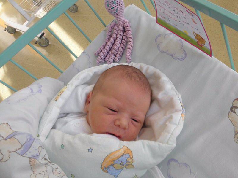 Lilianka Grobelná se narodila 22. listopadu. Po narození holčička vážila 3250 g a měřila 48 cm.