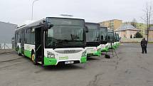 Nové nízkopodlažní autobusy s pohonem na zemní plyn pro městské a příměstské linky v Havířově.