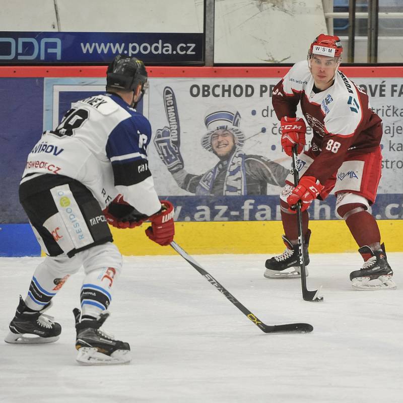 Hokejisté Havířova (v bílém) zvládli i čtvrté derby s Frýdkem-Místkem.