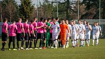 Okresní derby v divizi. Dětmarovice (v bílém) porazily Havířov 1:0.