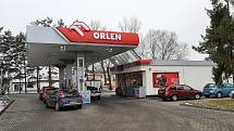 Ceny pohonných hmot na čerpací stanici Orlen v Zebrzydowicích v Polsku.