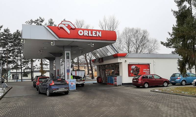 Ceny pohonných hmot na čerpací stanici Orlen v Zebrzydowicích v Polsku.