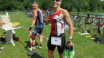 Na start 7. ročníku Albrechtického sprint triatlonu se v sobotu za krásného slunečného počasí postavilo 53 závodníků z toho 9 žen.