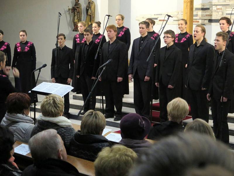 Duchovní hudba ovládla v sobotu v podvečer zcela zaplněný kostel sv. Anny v Havířově.
