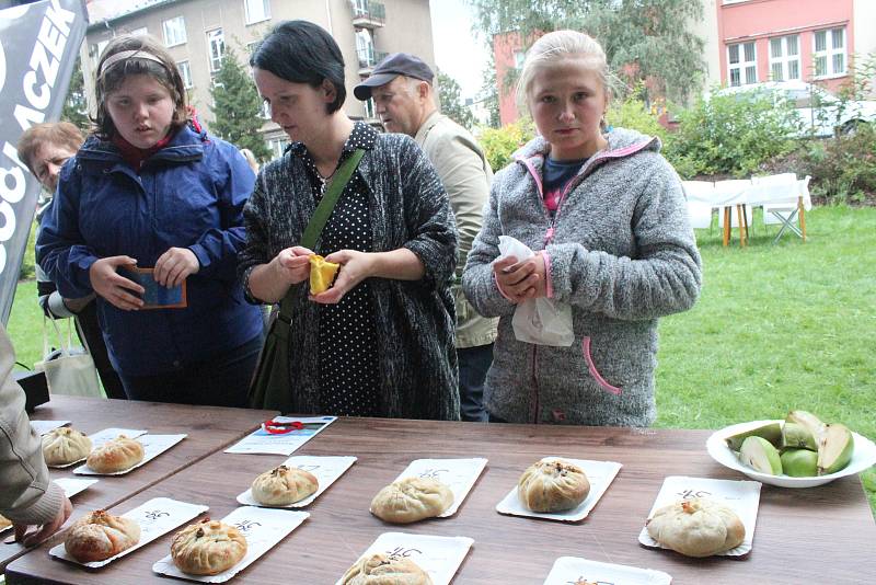 Albrechtova střední škola v českém Těšíně pořádala už 16. ročník biojarmarku.