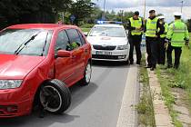 Utrženým kolem o obrubník skončila jízda opilého řidiče na Orlovské ulici v Havířově.