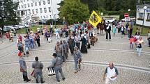 Slavnostním průvodem odstartovaly v sobotu oslavy 150 let fungování Lázní Darkov. Lázeňský park se vrátil do druhé poloviny 19. století.