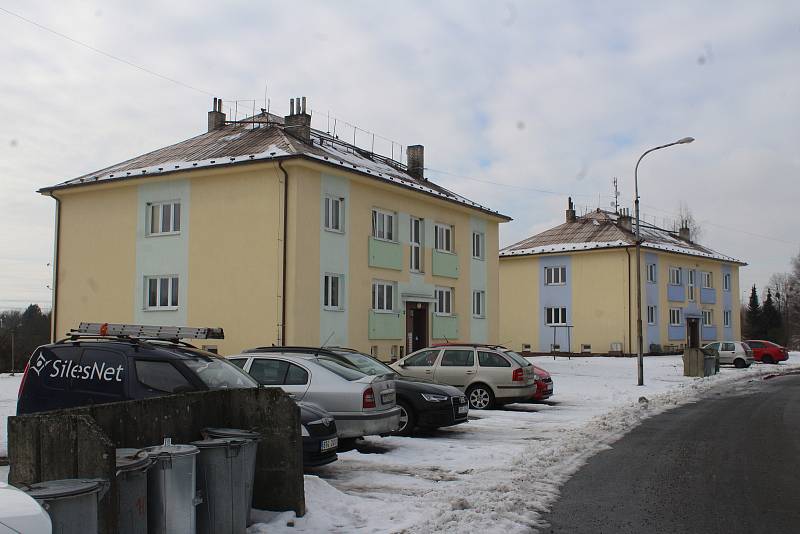 Hornická obec Stonava před 30 lety doslova vstala z popela. Dnes má necelých 2000 obyvatel a velmi dobrou infrastrukturu. Stonava - Nový svět.