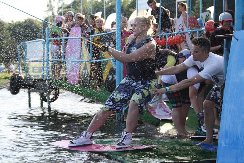 Wakeboardové tréninkové kempy na Těrlické přehradě.