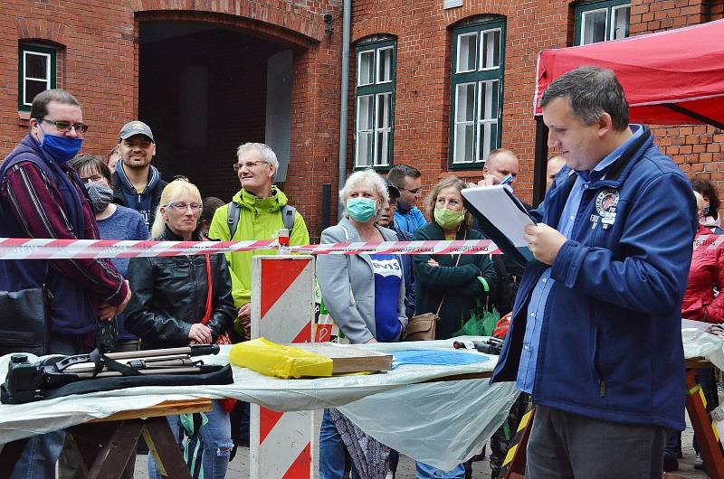 O aukci zapomenutých věcí je v Bohumíně vždycky velký zájem. Foto: Lucie Balcarová