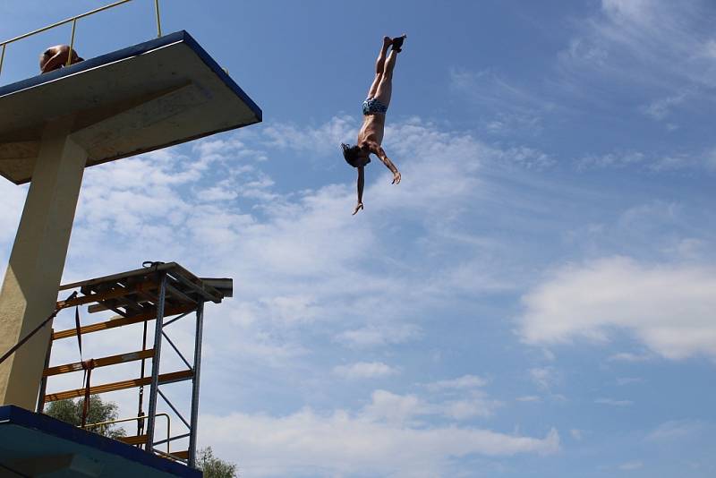 HighJump 2017 na havířovském letním koupališti. 