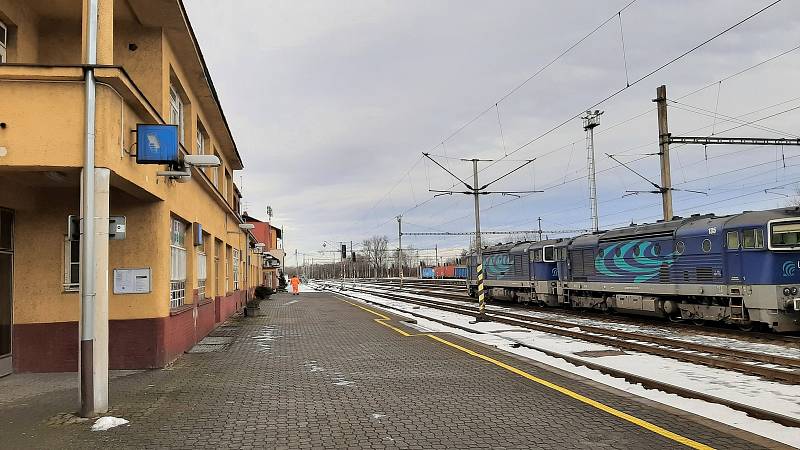 Vlakové nádraží v Petrovicích.