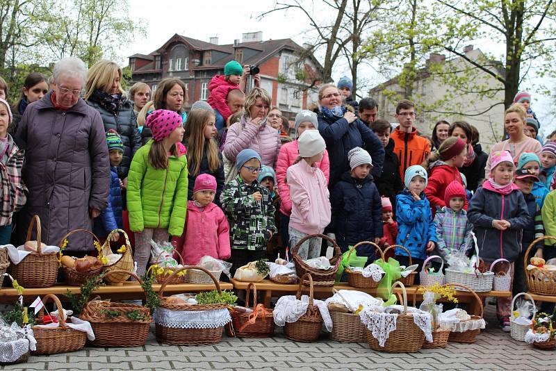 Svěcení velikonočních pokrmů v Českém Těšíně.