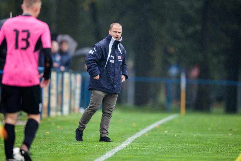 Divizní derby Bohumín - Havířov (v růžovém).