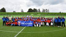 Slavnostního otevření Regionální fotbalové akademie v Karviné se zúčastnily i osobnosti českého fotbalu.